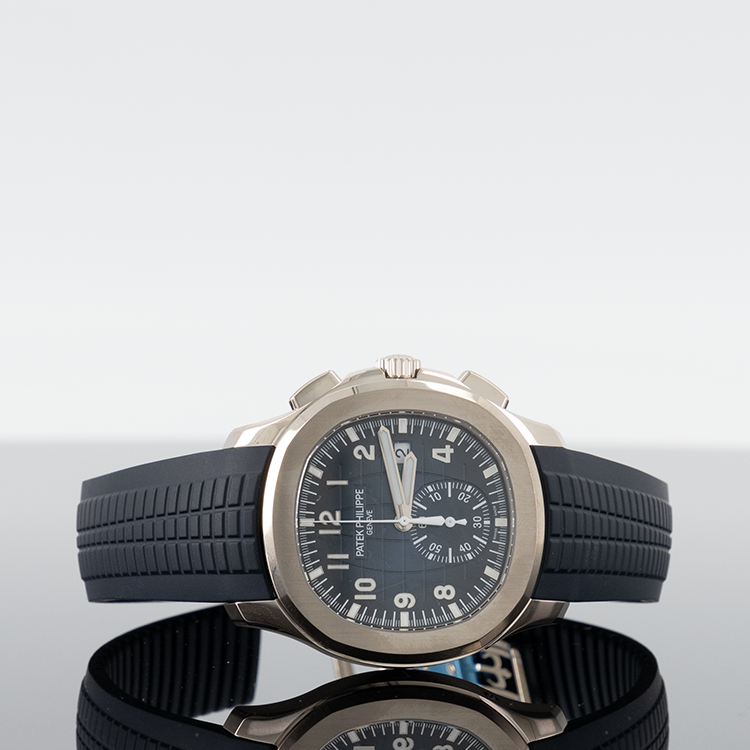 Patek Philippe Aquanaut — White Gold Blue Dial White Gold 42.2mm