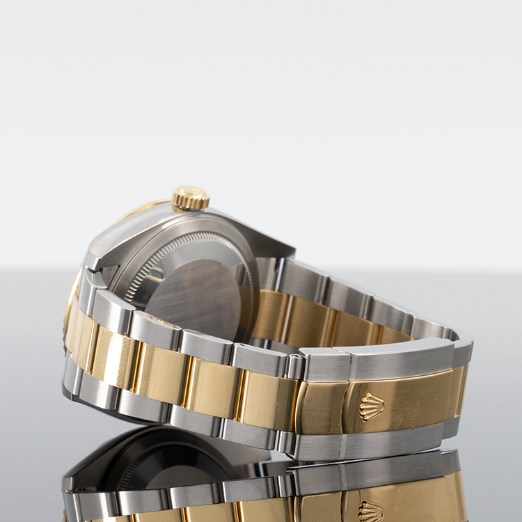 Rolex Sky-Dweller 336933 — Gold Black Dial Yellow Gold Steel 42mm