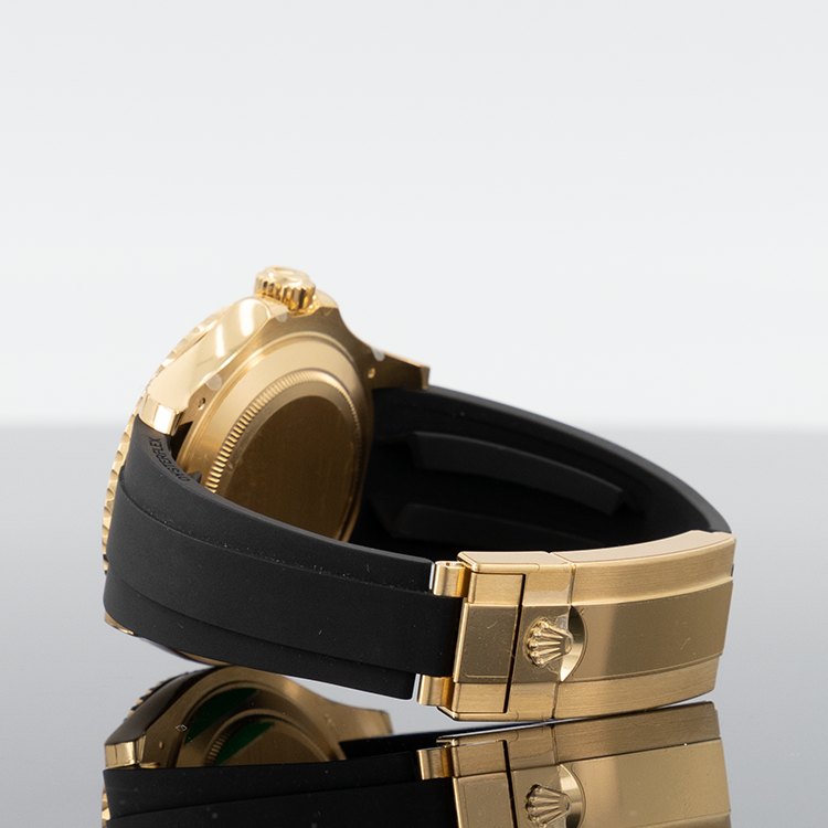 Rolex Yacht-Master 226658 — Gold Black Dial Yellow Gold Oysterflex 42mm
