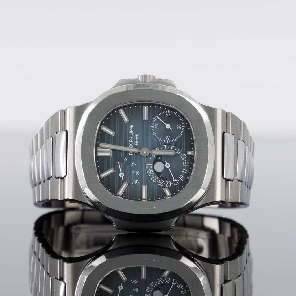Patek Philippe Nautilus 5712/1A — Black Blue Dial Steel 40mm