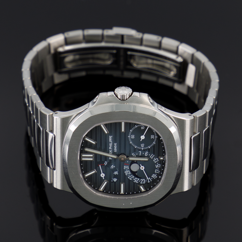 Patek Philippe Nautilus 5712/1A — Black Blue Dial Steel 40mm