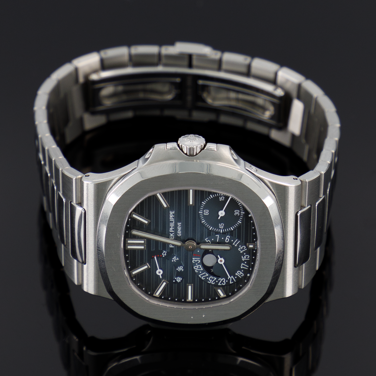 Patek Philippe Nautilus 5712/1A — Black Blue Dial Steel 40mm