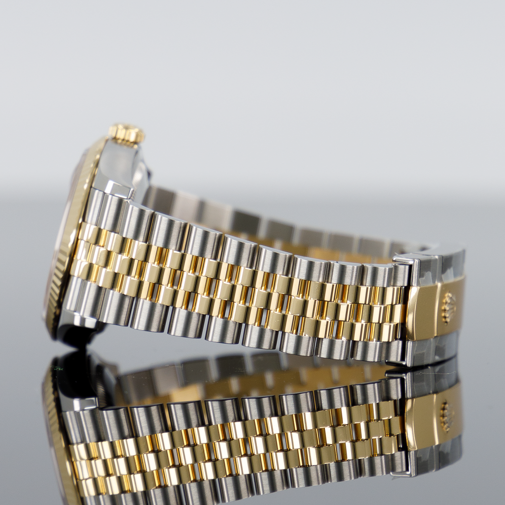 Rolex Datejust 126233 — Gold Fluted Black Diamond Dial Yellow Gold Steel Diamond 36mm