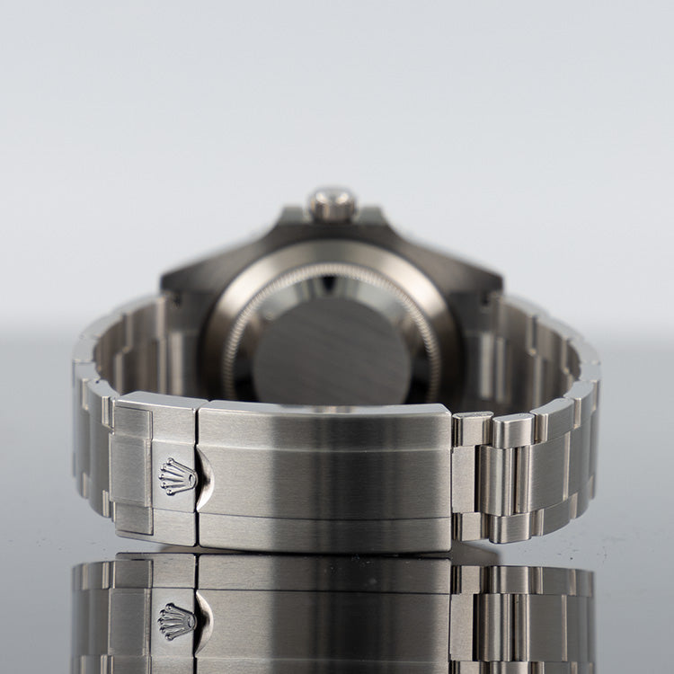 Rolex Submariner 124060 — Black Dial Oystersteel 41mm
