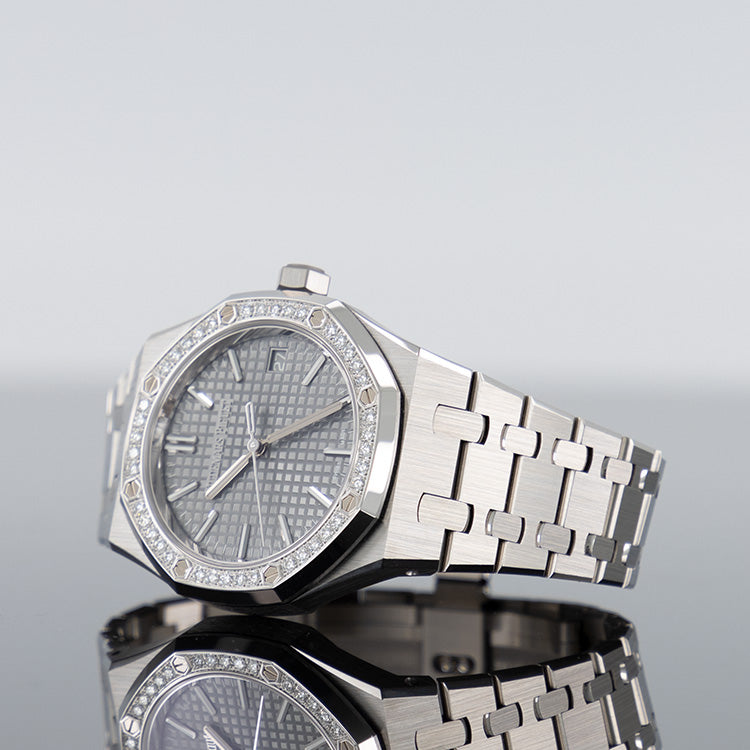 Audemars Piguet Royal Oak 15551ST — Grey Dial Steel Diamond 37mm