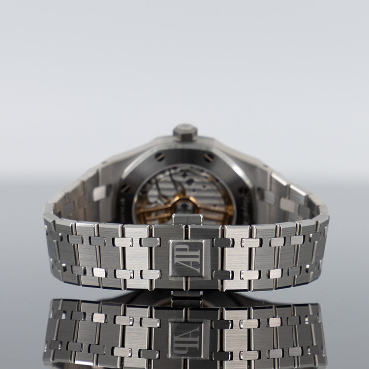 Audemars Piguet Royal Oak 15551ST — Grey Dial Steel Diamond 37mm
