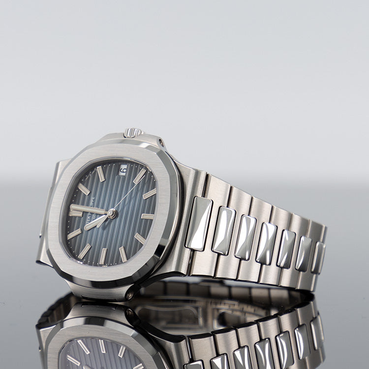 Patek Philippe Nautilus 5711/1A — Blue Dial Steel 40mm