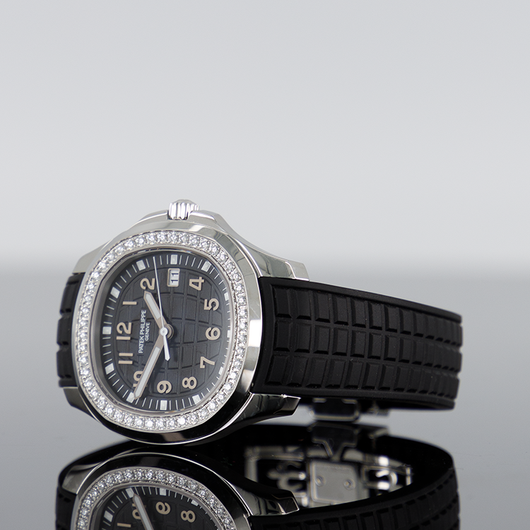 Patek Philippe Aquanaut — Black Dial Steel Diamond 38.8mm