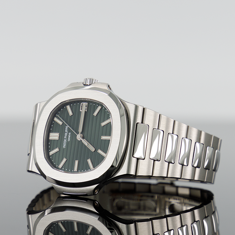 Patek Philippe Nautilus 5711/1A — Green Dial Steel 40mm
