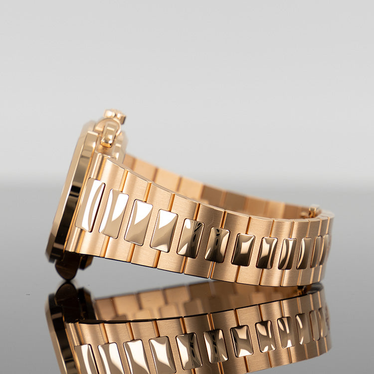 Patek Philippe Nautilus 5990/1R — Rose Gold Blue Dial Rose Gold 40.5mm