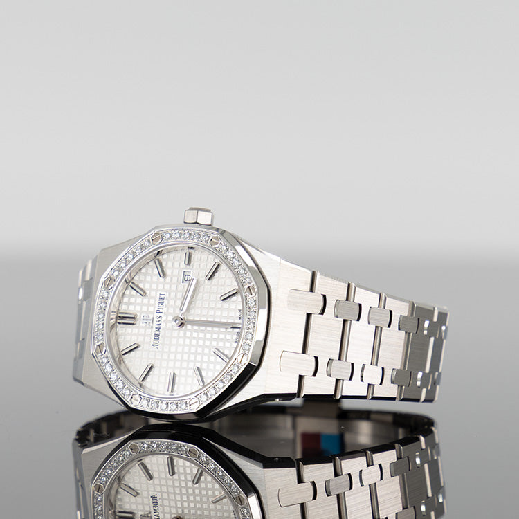 Audemars Piguet Royal Oak 67651ST — White Dial Steel Diamond 33mm