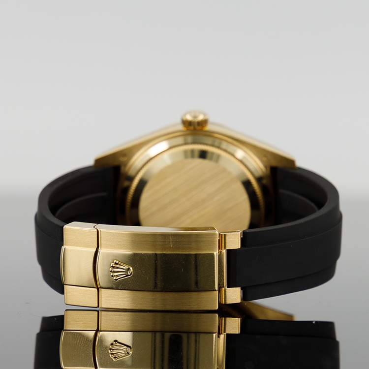 Rolex Sky-Dweller 336238 — Gold Green Dial Yellow Gold Oysterflex 42mm